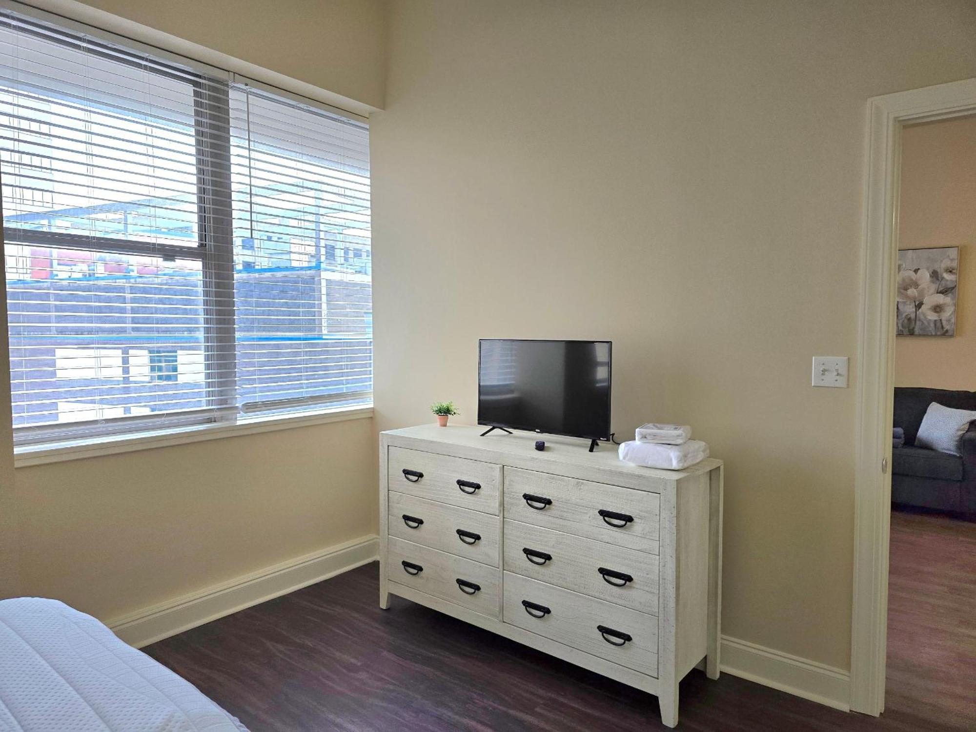 Amazing Condos Beautiful View 2 Blocks To French Quarter, Small Rooftop Pool, Gym, Seanger Theater, Super Dome, And Bourbon St 新奥尔良 客房 照片