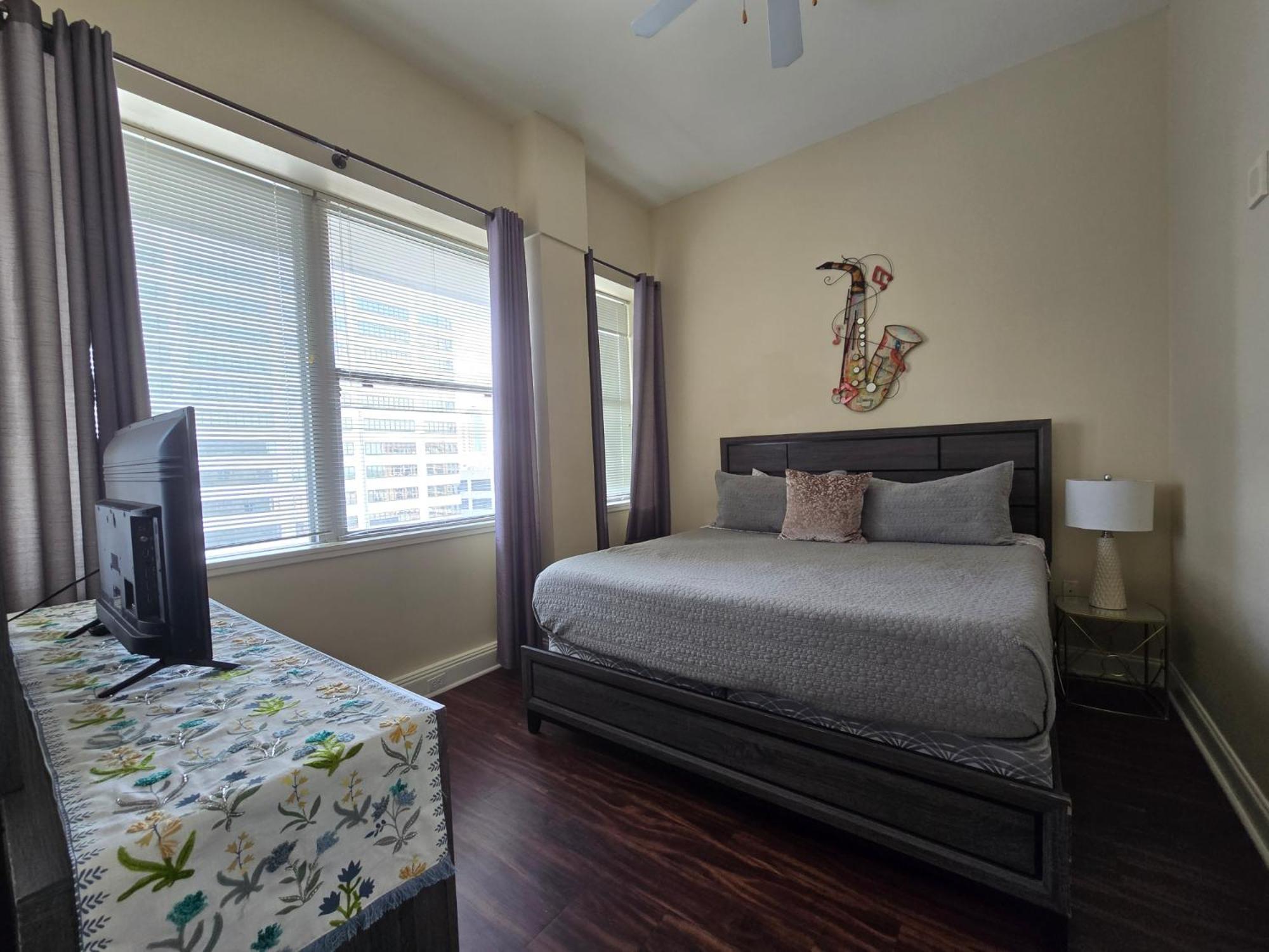 Amazing Condos Beautiful View 2 Blocks To French Quarter, Small Rooftop Pool, Gym, Seanger Theater, Super Dome, And Bourbon St 新奥尔良 客房 照片